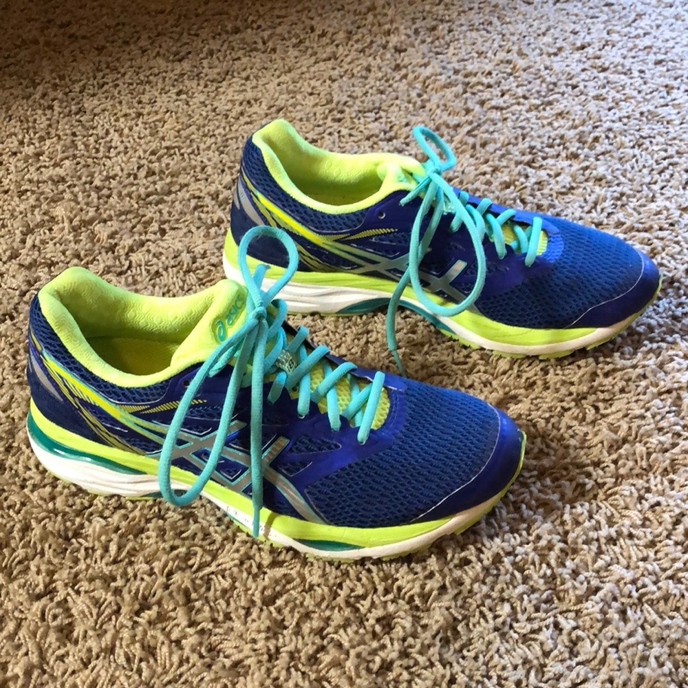 ASICS Gel Cumulus 18  - size 9